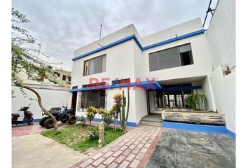 Casa en  Av. Geronimo De La Torre 165, Urb Las Quintanas Etapa 1, 2 Y 3, Trujillo, Perú