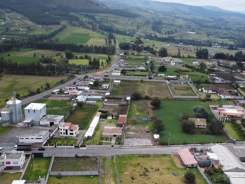 venta Terreno Comercial en Belisario Quevedo (Guanailín), Latacunga