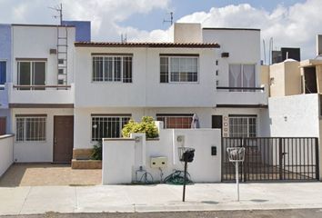 Casa en  Avenida Del Tratoli 31, Santiago De Querétaro, Querétaro, México