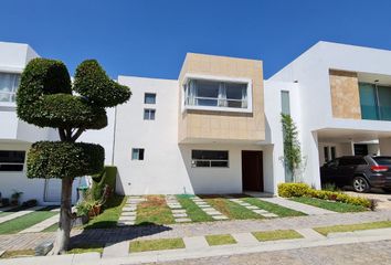 Casa en fraccionamiento en  Boulevard Victoria, Fraccionamiento Parque Victoria, San Andrés Cholula, Puebla, 72826, Mex