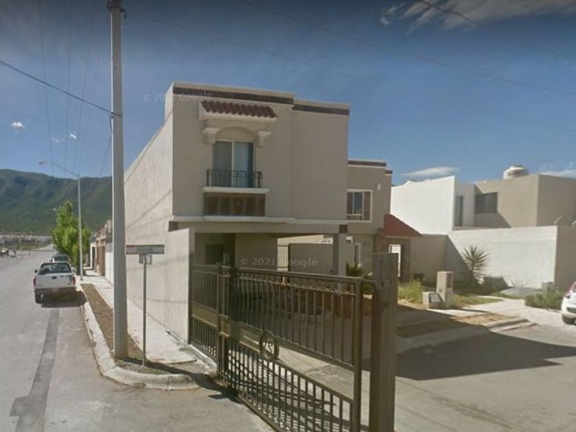 venta Casa en La Estrella, Saltillo, Saltillo, Coahuila (YRBOK64380)-  