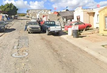 Casa en  Calle Tulipán, Villa Residencial Del Prado I, Ensenada, Baja California, México