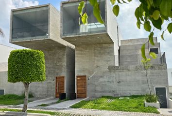 Casa en fraccionamiento en  Parque Venetto, Vía Veneto, Lomas De Angelópolis, San Bernardino Tlaxcalancingo, Puebla, México