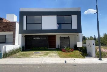 Casa en condominio en  Zikura Lomas De Juriquilla, Lomas De Juriquilla, Paseo De Las Lomas, Santiago De Querétaro, Querétaro, México