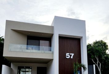 Casa en  Valenia Club Residencial, Carretera Cancún - Tulum, Playa Del Carmen, Quintana Roo, México