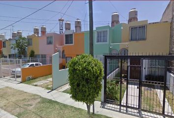 Casa en fraccionamiento en  Valle De Los Olmos, Jardines Del Valle, Zapopan, Jalisco, México