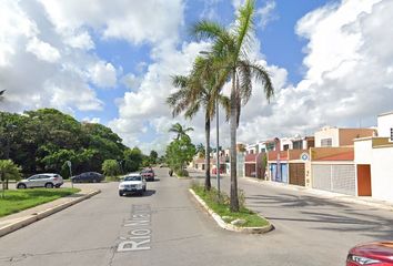 Casa en  Calle Paseo De Aragon, Cancún, Quintana Roo, México