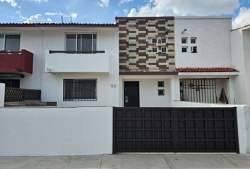 Casa en  Santuarios Del Cerrito, Corregidora, Querétaro