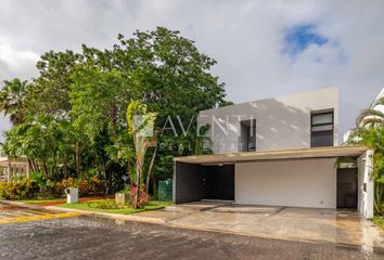 Casa en  Boulevard Cumbres, Cancún, Quintana Roo, México