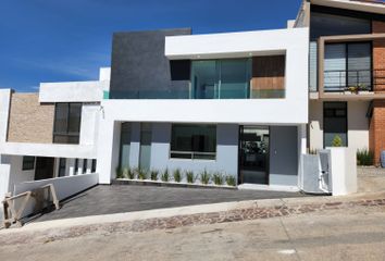 Casa en fraccionamiento en  Vistas Altozano, Michoacán, México