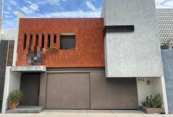 Casa en fraccionamiento en  Loretta, Avenida Del Valle, Loretta Campestre, Aguascalientes, México