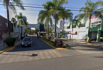 Casa en fraccionamiento en  Valle De San Jose, Viveros Del Valle, Jardines Del Valle, Zapopan, Jalisco, México