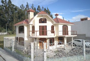 Casa en  Latacunga, Ecuador