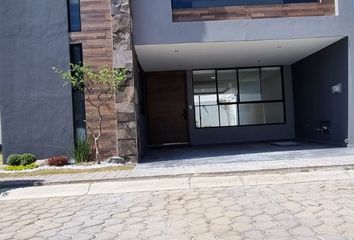 Casa en fraccionamiento en  Parque Oaxaca - Lomas De Angelópolis - Cascatta Ii, Boulevard De Los Volcanes Sur, Lomas De Angelópolis, Iii, Lomas De Angelópolis, Puebla, México