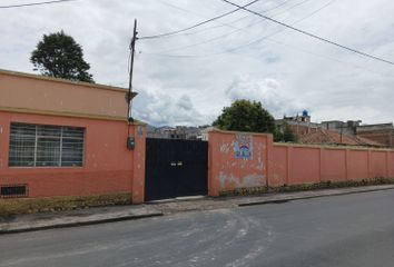 Terreno Comercial en  Luis De Anda, Latacunga, Ecu