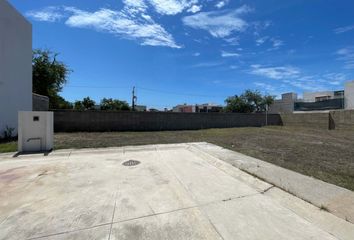 Lote de Terreno en  Calle Universidad Del Valle De Atemajac, Villas Universidad, Puerto Vallarta, Jalisco, México