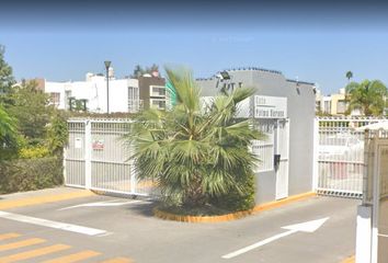 Casa en condominio en  Calle San Francisco 4163, Parques Del Palmar, Santa Cruz Del Valle, Jalisco, México