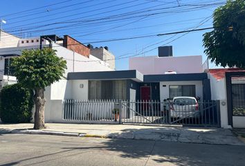 Casa en  Calle Coral, Residencial Victoria, Zapopan, Jalisco, 45060, Mex