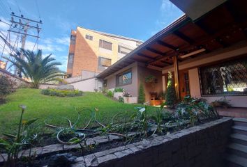 Casa en  Los Pinos, Cuenca, Ecuador