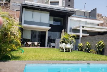 Casa en  Casuarinas, Surco, Perú