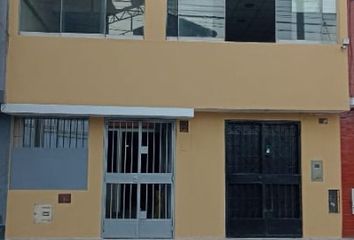 Casa en  Avenida Alfredo Mendiola 1466, Lima, Perú