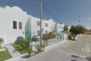 Casa en fraccionamiento en  Guelaguetza 26, Sm 237, Montealban, Cancún, Quintana Roo, México