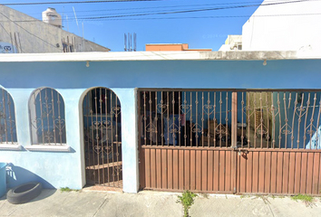 Casa en  Jabín, Pueblo Maya, Maderas, Ciudad Del Carmen, Campeche, México