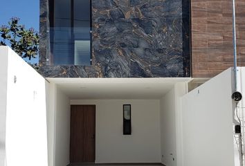 Casa en  Boulevard Carmelitas, San Isidro Castillotla, Puebla De Zaragoza, Puebla, México