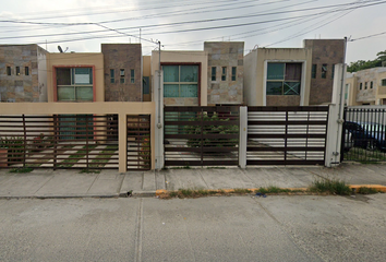Casa en  Calle De La Rosa 211, El Vergel, Poza Rica, Veracruz, México